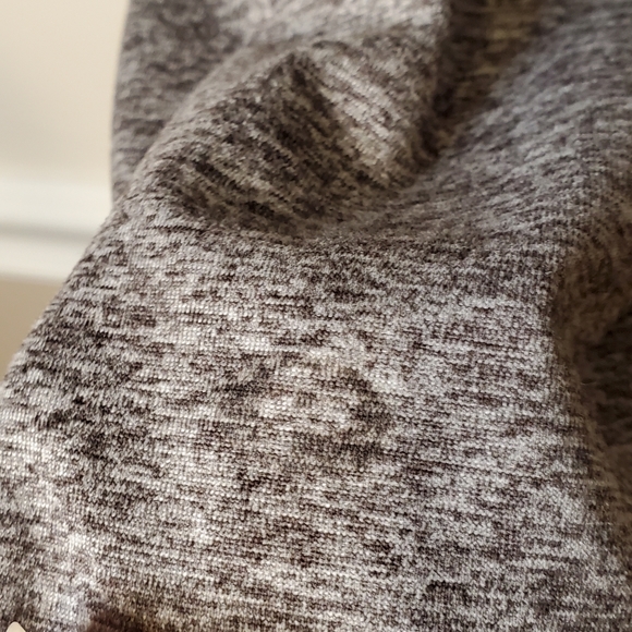 PENNANT | Men’s heathered-gray Folds of Honor 1/4 pullover shirt. Size small. - Picture 6 of 6